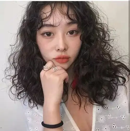 新晋瘦脸卷发,适合所有脸型