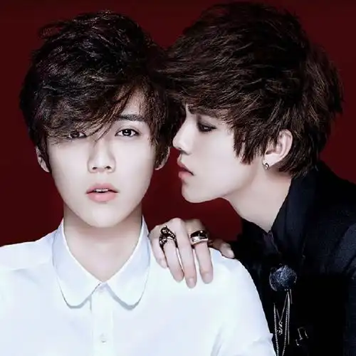 从娱乐圈顶流到网剧男配,和关晓彤恋爱后,鹿晗是真的凉了吗