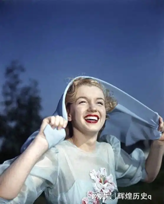 梦露去世后被解剖,日本验尸官心脏和肝脏都没有异常,非常干净