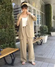 还是最喜欢简单的土色系穿搭百搭不腻的温和配色今夏都想这样穿