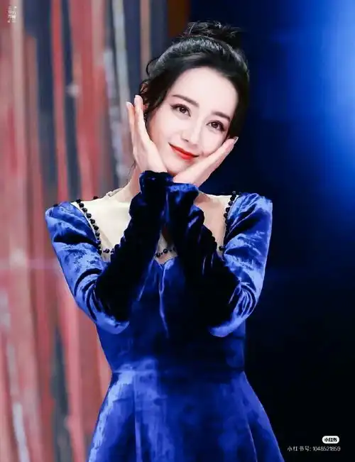 热巴高级感壁纸头像