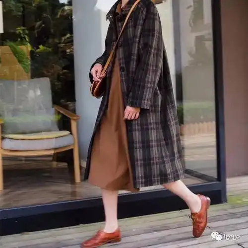 这个色系搭配不好像阿嫲,搭配得好就能像刘雯一样有高级感