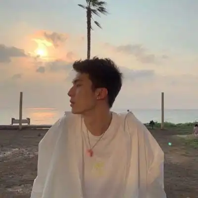 男生头像真人侧脸图片我们的感情不隔夜