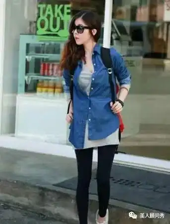 紧身裤性感时尚,上身很有气质,更添甜美气息