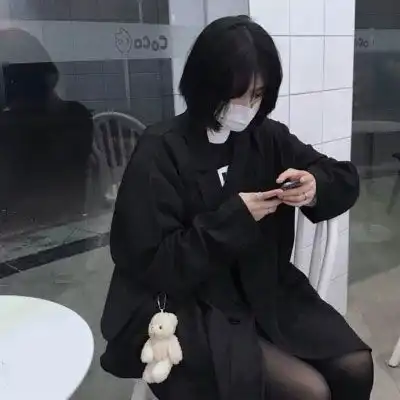 女生头像真人霸气黑色奈何桥上忽悠鬼