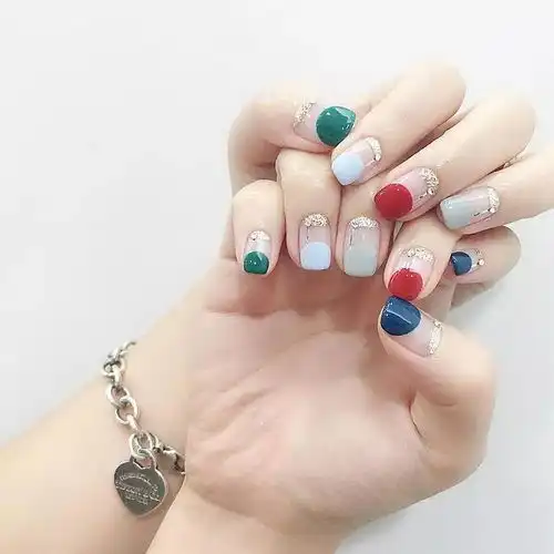 美娜美甲一指一色,就是大写的个性