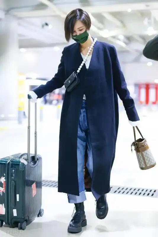 韩系大衣搭配男短发