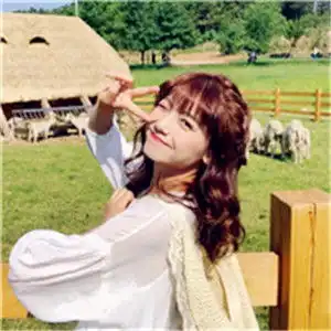 笑容灿烂美女头像美女笑的样子最迷人