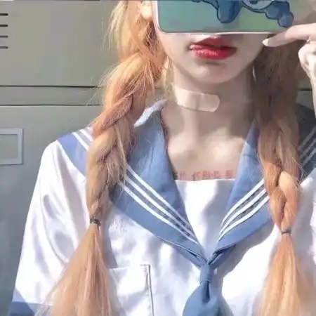 高冷系女生头像半身镜子