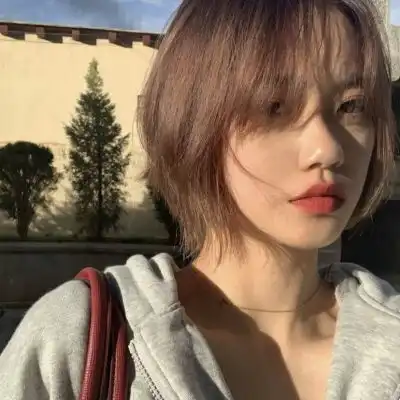 清纯型系的干净女生头像,高质量女头像ins真人