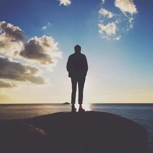 享受舒适且不尴尬的沉默,不必没话找话