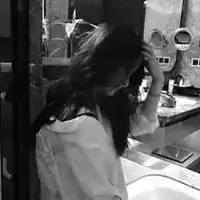 女生头像丧系真人不露脸