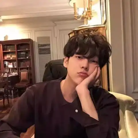 30款夏天日韩系男士斜刘海发型即刻提升时尚感