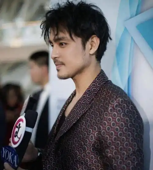 隐婚又背着妻子搞cp,明道怎么就不是渣男了