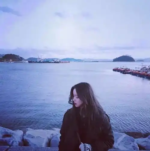 男生头像伤感海边蓝色系