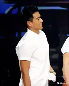 彭于晏最爱的禁欲系白衬衫搭配,帅到飞起