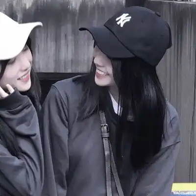 闺蜜头像一人一半拼接黑