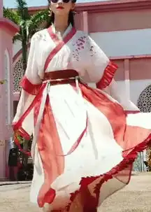 想象中的的小长假vs现实中,画面真实,网友主要是不敢见祖宗