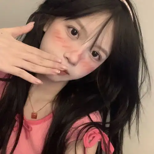 ins招桃花女生头像