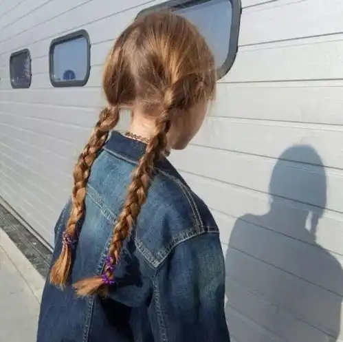 黑色系女生头像个性背影