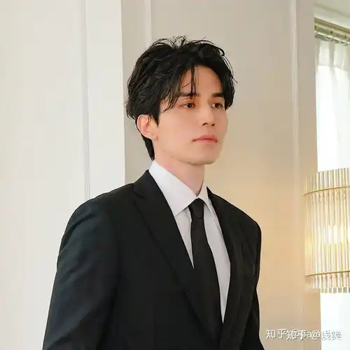 有没有适合做头像和壁纸的李栋旭的图