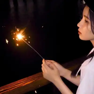 女生心情不好的丧系陌陌伤感头像合集很颓废的时候用的头像