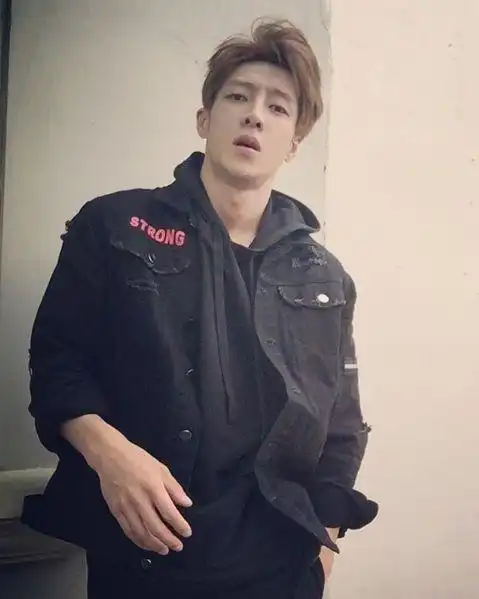 禁欲欲系情侣头像女生