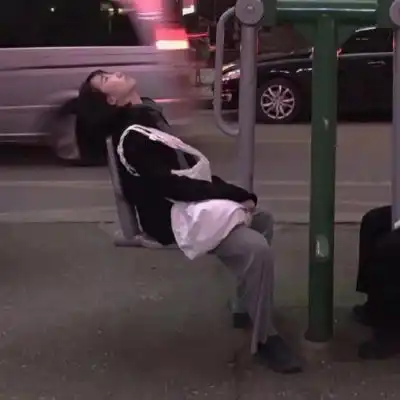 逗比情侣头像一左一右史上最逗比的情侣头像