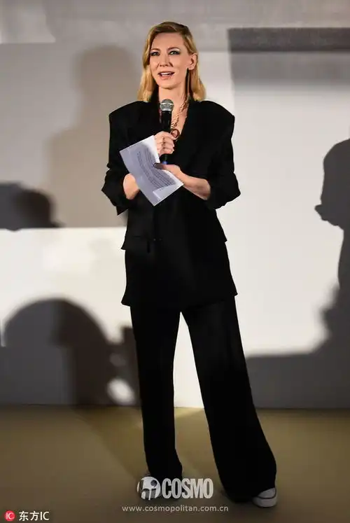 有气质有才华,但我最喜欢的是她的知性风穿搭