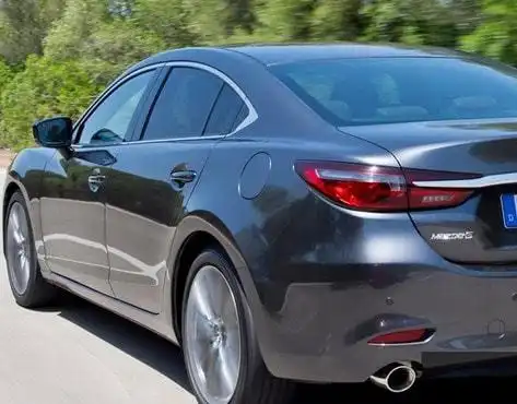 轴距2米83,操控不输宝马3系,从近18万降至15万多,给辆雅阁都不换