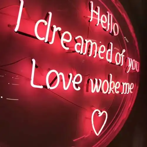 心心念念的朋友圈背景图