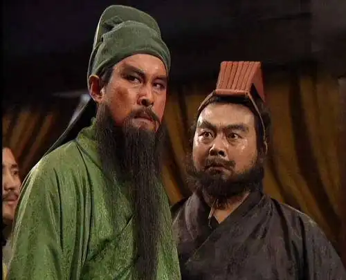 关羽和张飞谁更厉害陈寿给出了明确答案,三国中也有三次暗示