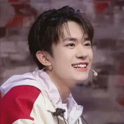 易烊千玺红海会盛开,千家永不败男生头像我要个性网