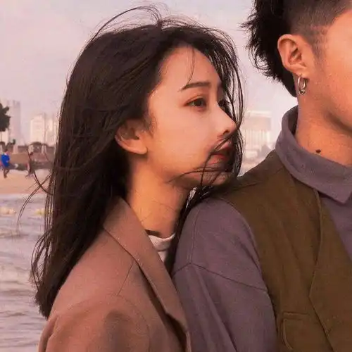 今日头像有时生活给你苦难其实是在铺垫浪漫