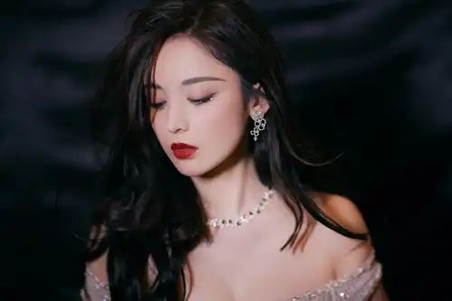 明星美女古力娜扎浪漫白裙性感写真图片