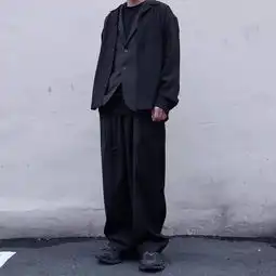 随便一身黑就叫allblack四个搭配技巧让你潇洒过冬黑色