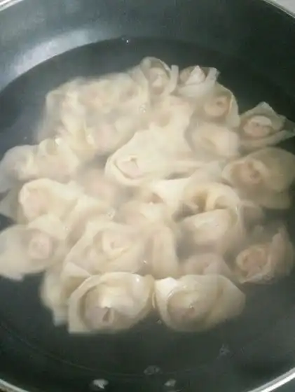 做饺子馄饨时,加上3种料不仅饺子吃着香,而且汤特鲜