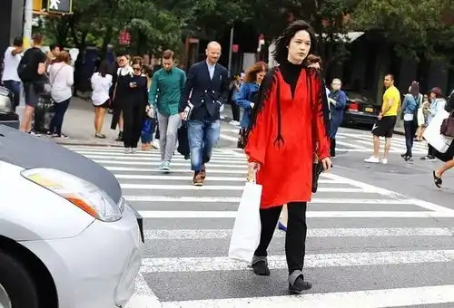 pantone发布了秋冬十大流行色,光是听名字都觉得很美好