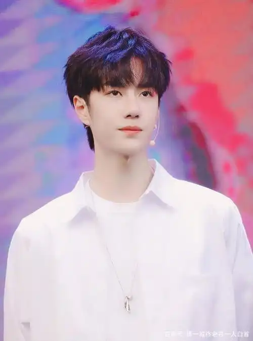 一博白衬衣的集合,一白衬衣能穿上百味阳光男孩,干净又好看