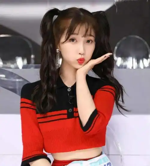 b站炫富女曹译文与虞书欣系闺蜜,工地炫富嘲讽打工人