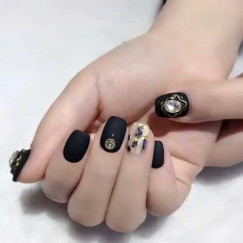 吉田美学的种草时间炫酷女孩必备黑色系美甲