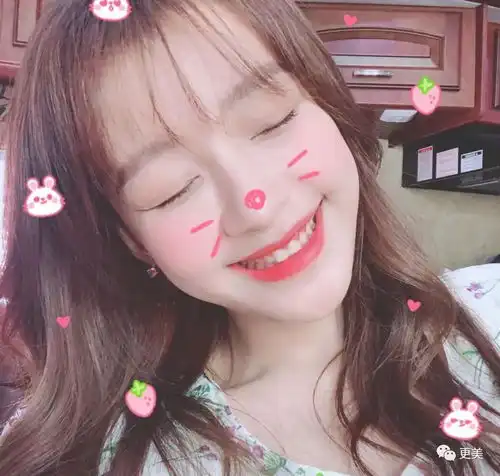 被吐槽双眼皮宽如景甜,26岁就嫁人生娃的她成贵圈最甜代表