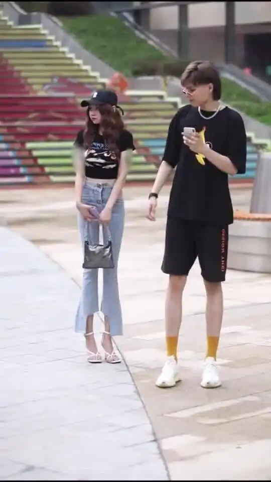 原来漂亮的小姐姐,都喜欢小奶狗类型的男生