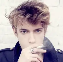 双眼皮的我们居然生出了单眼皮的女儿,怎么理解