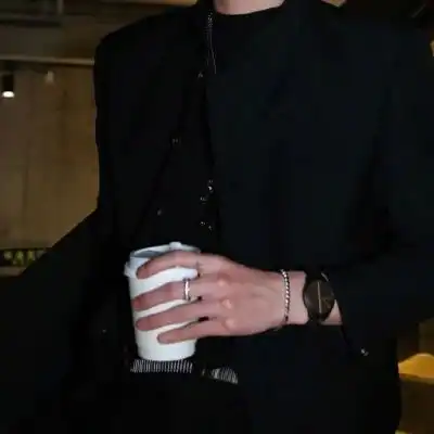 黑色系头像男帅气动漫头