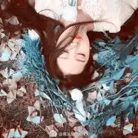 小清新女生阿宝色头像短裙森系的,眼睛一直看着你