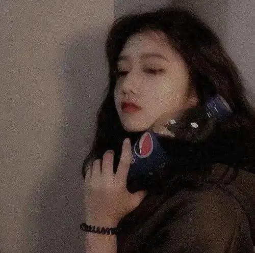 不是天生温柔,是只想对你温柔萱草