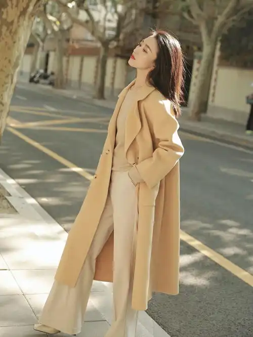 冬季想保暖就试试暖色调大衣,体面而优雅,让你气质爆表