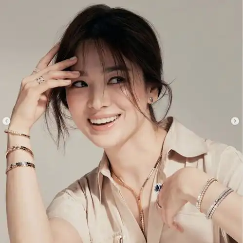 又是姐弟恋宋慧乔无愧为年下杀手