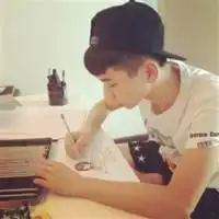 韩系混搭男生头像再难过也要试着微笑,至少笑一笑就不会那么难